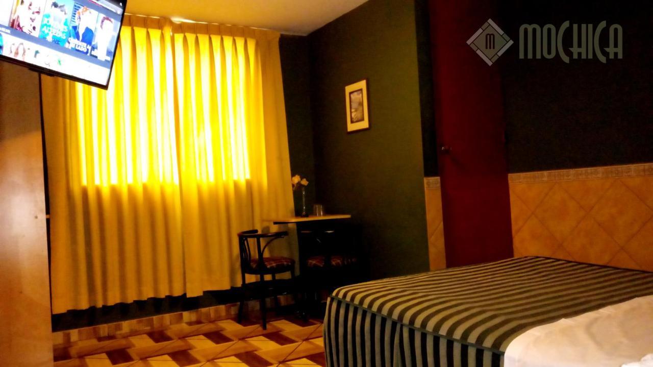 Hostal Residencial Mochica Lima Exterior photo