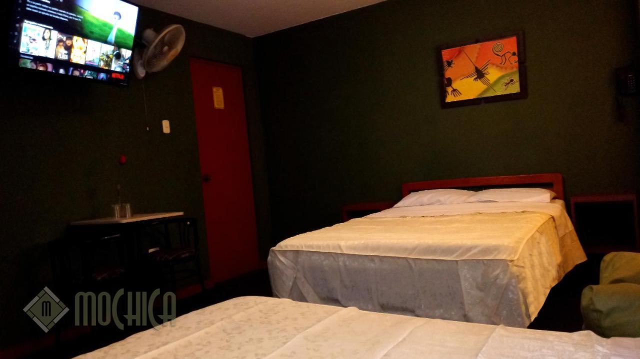 Hostal Residencial Mochica Lima Exterior photo