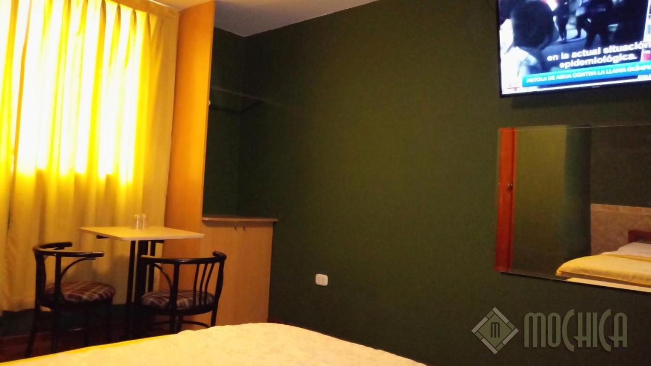 Hostal Residencial Mochica Lima Exterior photo