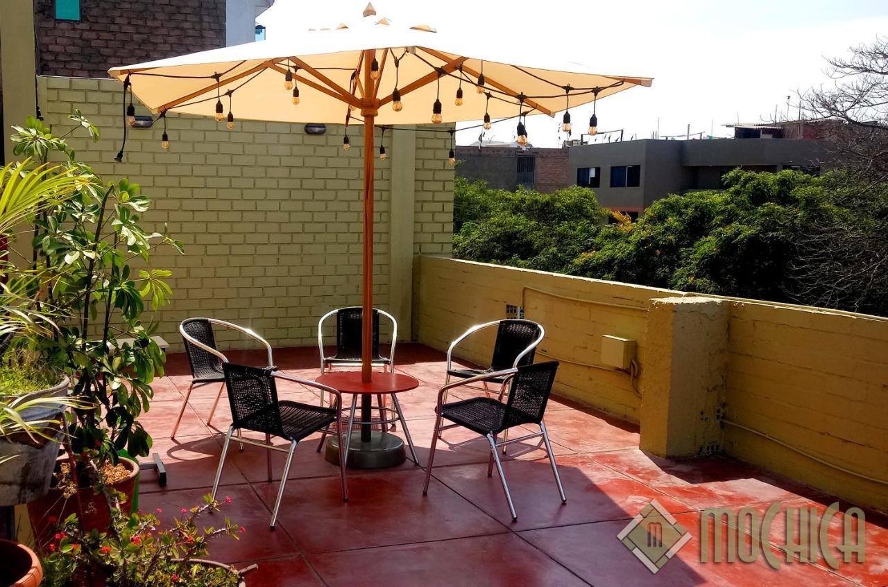 Hostal Residencial Mochica Lima Exterior photo