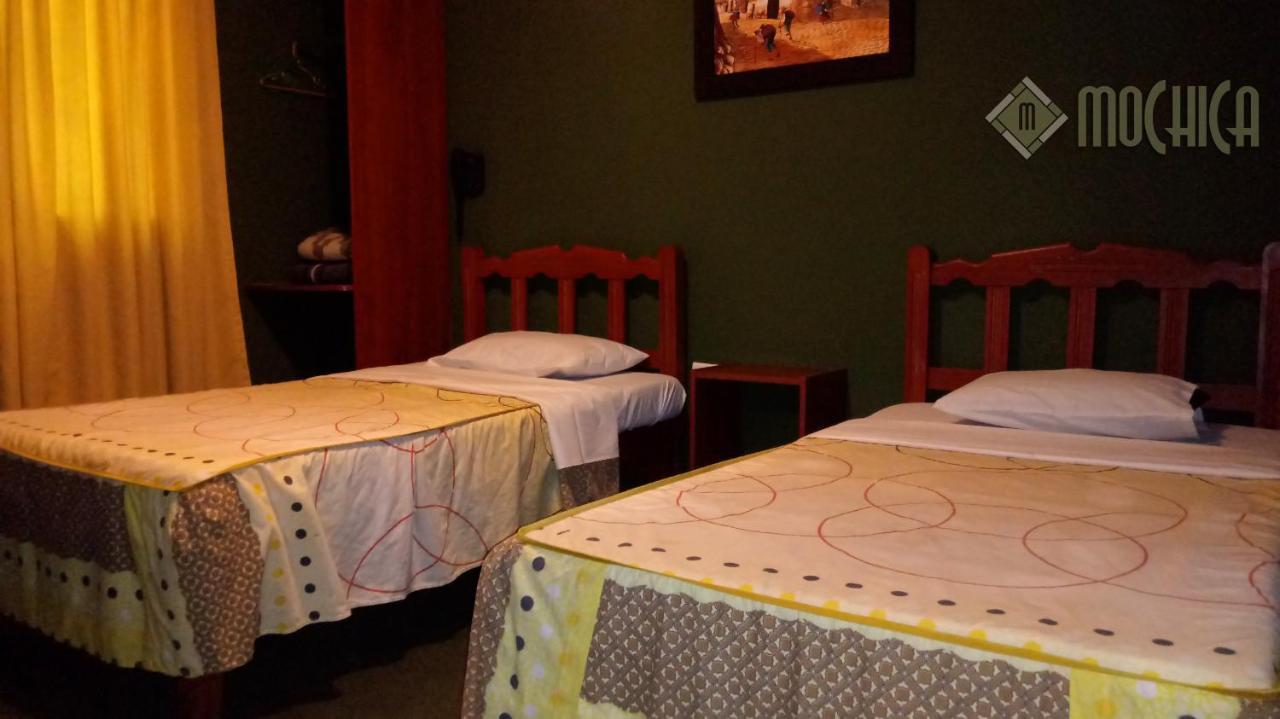 Hostal Residencial Mochica Lima Exterior photo