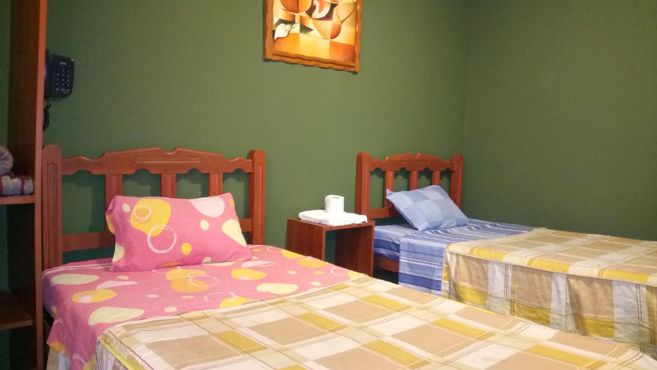 Hostal Residencial Mochica Lima Exterior photo