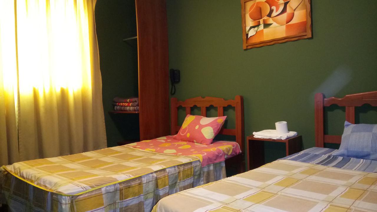 Hostal Residencial Mochica Lima Exterior photo